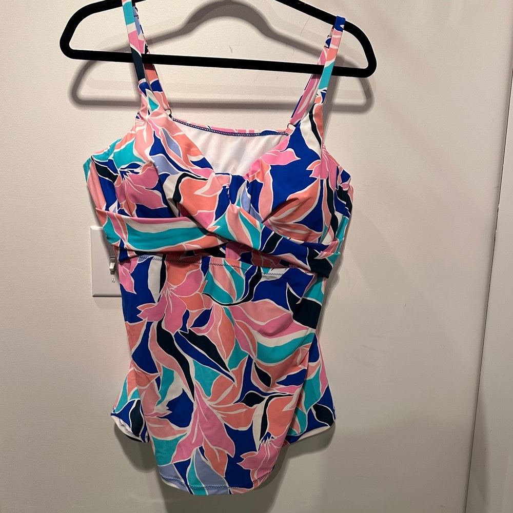 Raisins Floral Tankini top with multiple colors with underwire for support 22W
